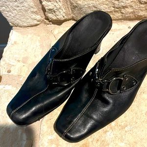 Aerosoles.Black Clogs. 9B 2.5” heels
